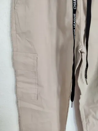 Pantalón cargo beige mujer