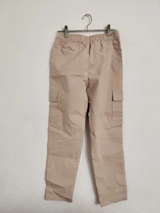 Pantalón cargo beige mujer