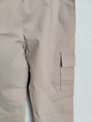 Pantalón cargo beige mujer