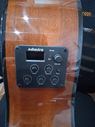 Guitarra Clásica Admira Alba 4/4 Electrificada