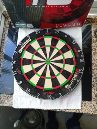 Diana de dardos Winmau Blade 5 Carbon