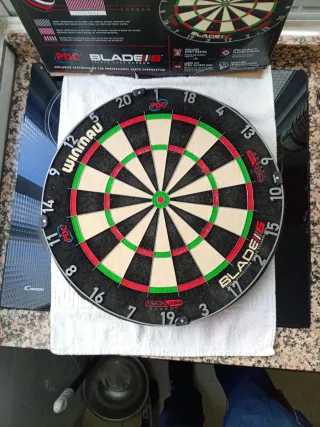 Diana de dardos Winmau Blade 5 Carbon