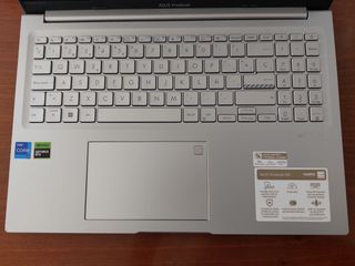 Portátil Asus Vivobook 16X OLED