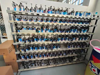 Máquina de pintura con bases