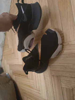 Zapatillas Nike Superrep Negras y Doradas