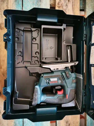 Sierra de calar Bosch GST 18V-LI B