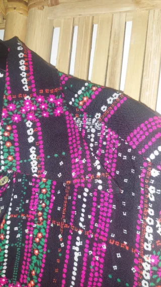 Camisa vintage T.46 negra y fucsia floreada