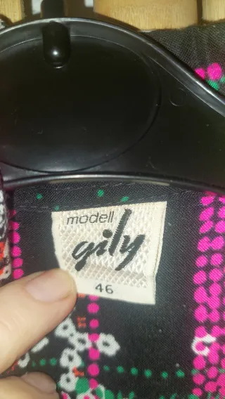 Camisa vintage T.46 negra y fucsia floreada