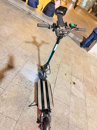 Patinete eléctrico como nuevo