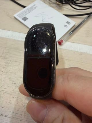 Xiaomi Smart Band 8 Negra - Pantalla Rayada