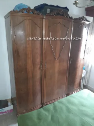 Armario de madera dormitorio