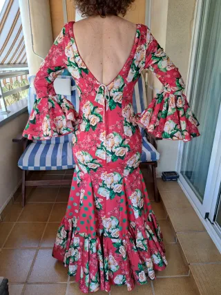 Dos Trajes de flamenca estampado floral