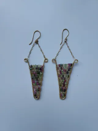 Pendientes de perlas verdes y rosas