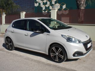 Peugeot 208 2015