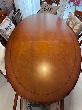 Mesa de comedor extensible y 6 sillas de madera