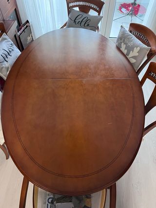 Mesa de comedor extensible y 6 sillas de madera