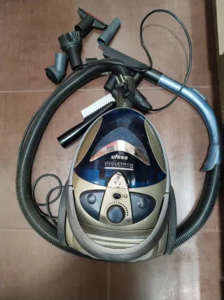 Aspiradora Ufesa Cyclotron sin bolsa