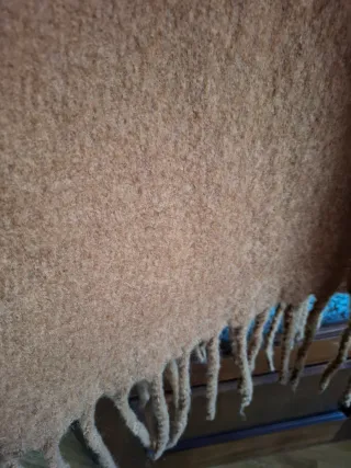 Bufanda marrón con flecos mujer