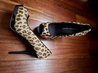 Zapatos de piel y tacón Zara leopardo Nuevos