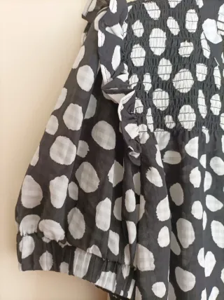 Blusa Ann Taylor lunares negro/blanco