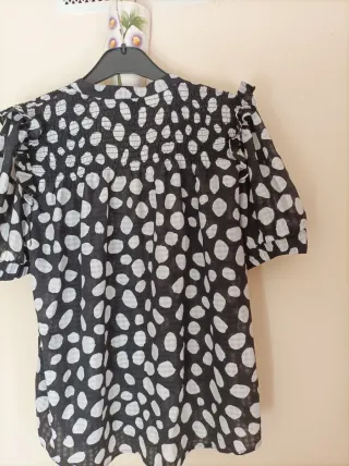 Blusa Ann Taylor lunares negro/blanco