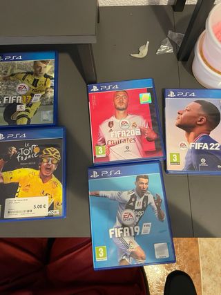 PS4 Pro Blanca Sony + 2 mandos y 10 juegos