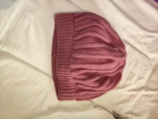 Gorro de invierno morado y rosa