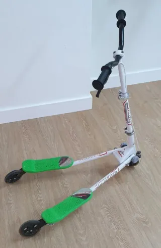 Patín / patinete 3 ruedas Umit.