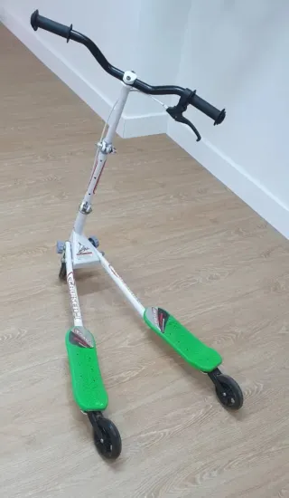 Patín / patinete 3 ruedas Umit.