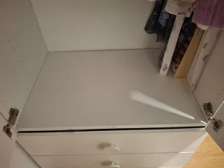 Armario blanco de madera