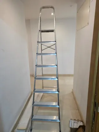 Escalera plegable aluminio 7 peldaños