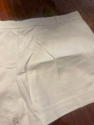 Pantalones cortos Stradivarius blancos talla 42
