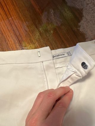 Pantalones cortos Stradivarius blancos talla 42