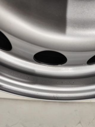 Llanta de chapa de 16 pulgadas Peugeot Citroën