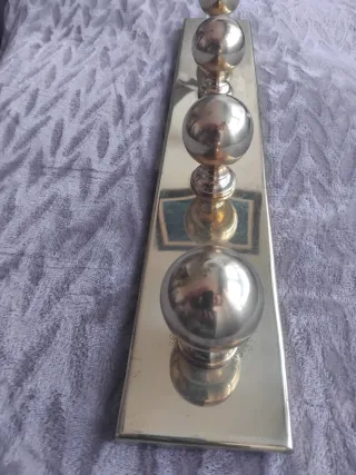 Perchero de pared laton