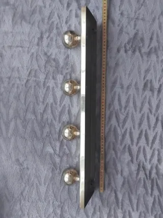 Perchero de pared laton