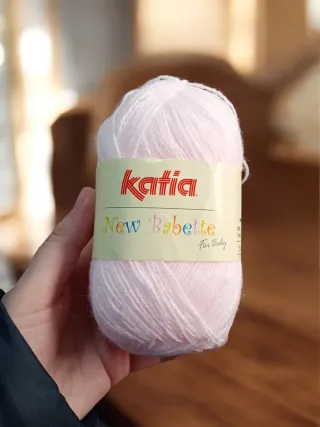 4 ovillos Katia New Babette rosa