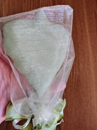 Candela profumata rosa rosa e foglia  verde