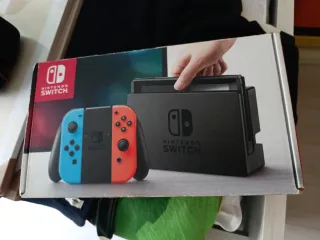 Nintendo Switch Azul y Rojo