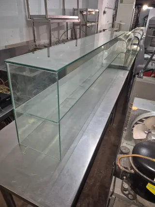 Expositor de cristal y acero