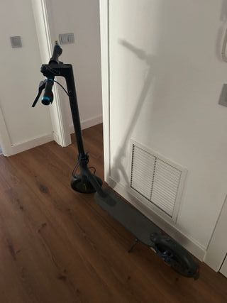 Patinete Eléctrico con Batería y Manillar Nuevos