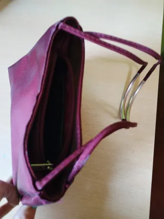 Bolso de fiesta morado y rojo