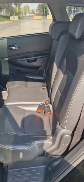 Nissan Qashqai+2 2010