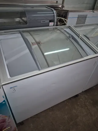 Congelador horizontal con tapa de cristal