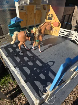 Establo Barbie con Caballo