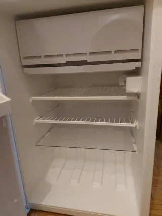 Nevera Indesit pequeño