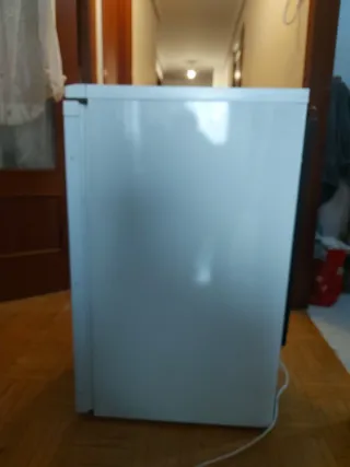 Nevera Indesit pequeño