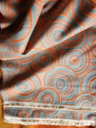 Sciarpa con cerchi arancioni e turchesi