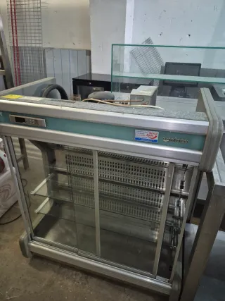 Nevera expositora refrigerada Infrico