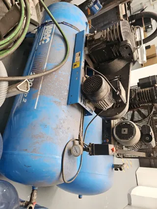 Compresor de aire azul